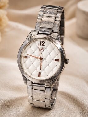 Kim Rogers Silvertone Watch Quilted Rhinestone Dial - WORKING good condition